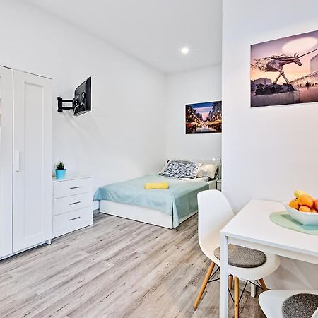 Delux9 Apartment วูดช์ ภายนอก รูปภาพ
